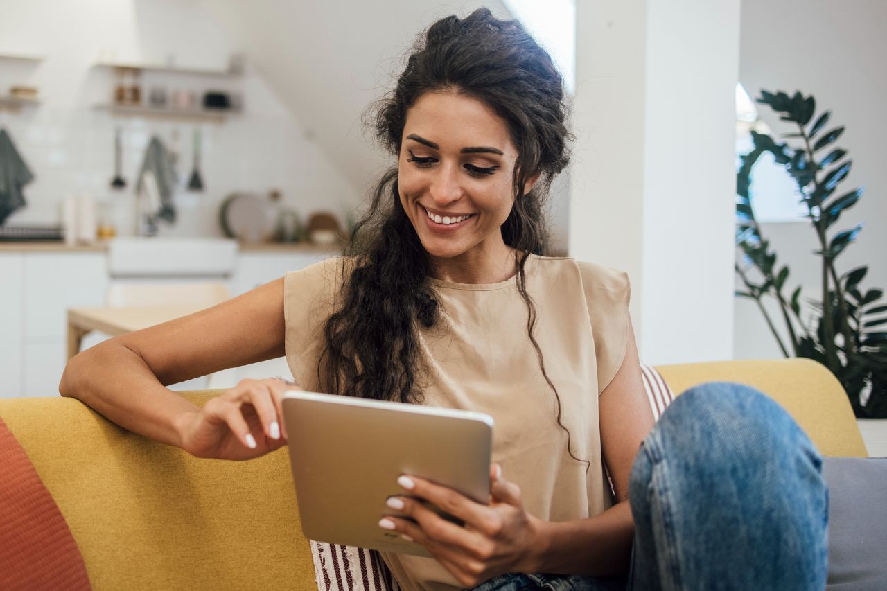 Girl-looking-at-tablet